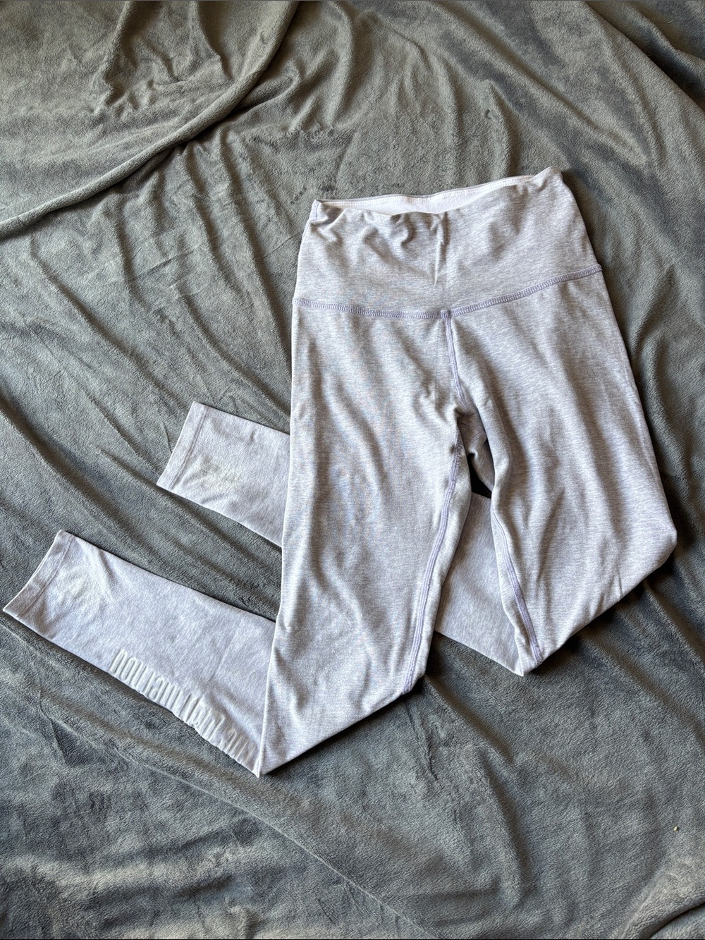 Beyond Yoga Light Heather Lavender Purple Leggings